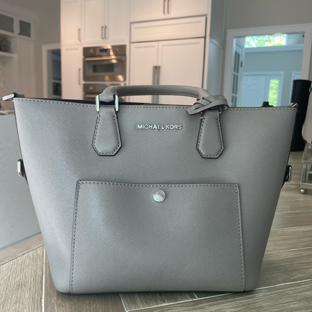 Michael Kors grey purse